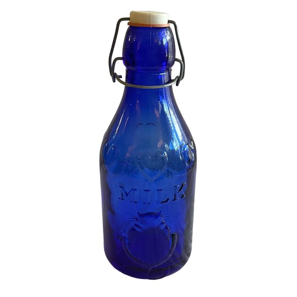Crownford Giftware Made in Italy 1984 Absolutely Pure Milk Cobalt Blue Cat Heart - Picture 1 of 9